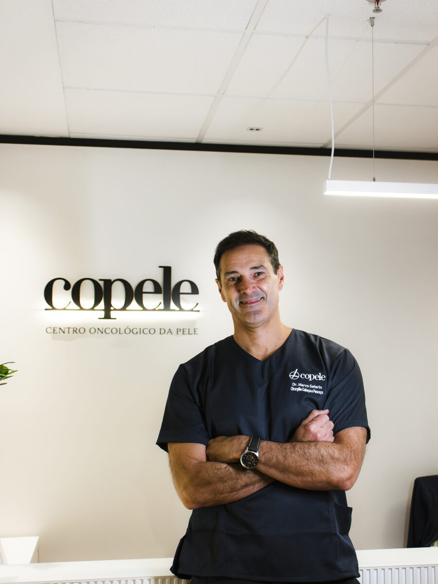 Retrato de Dr. Marco Seferin, Cirurgião de Cabeça e Pescoço na COPELE